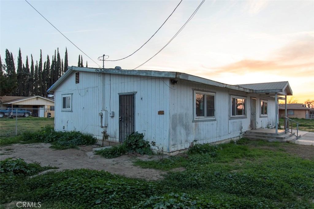 New 3 Beds 2 Baths Single Family Listing in Shafter!