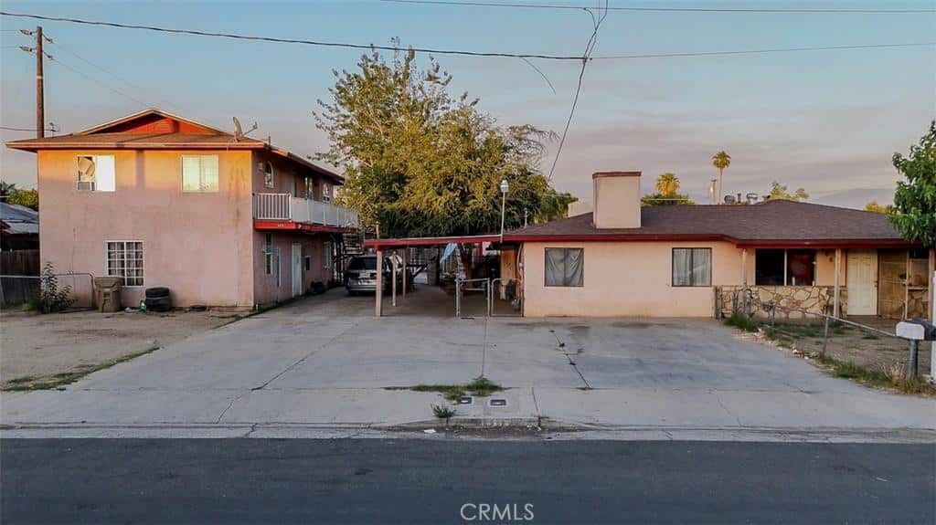 New Listing in Lamont!